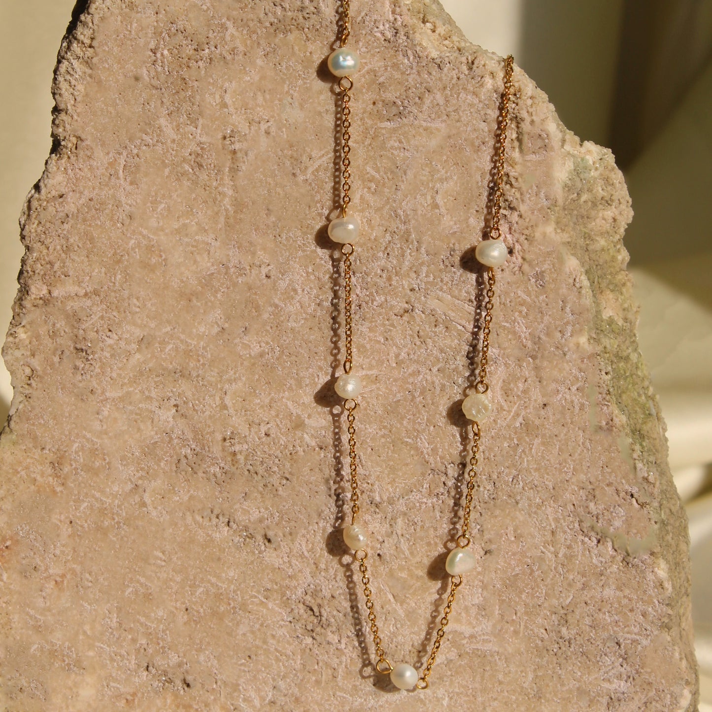 Waterproof pearl necklace
