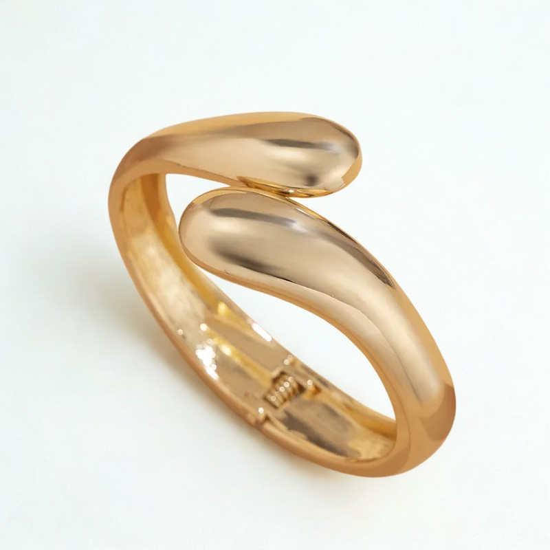 Gaia Cuff